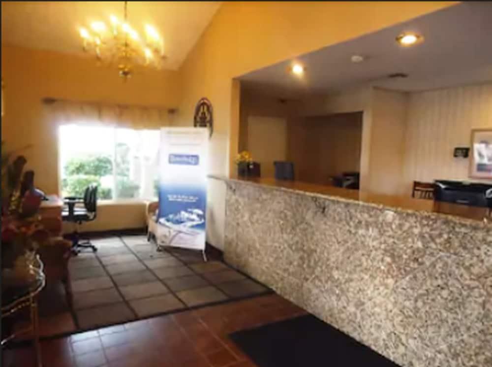 Travelodge By Wyndham Hemet Ca Interiér fotografie